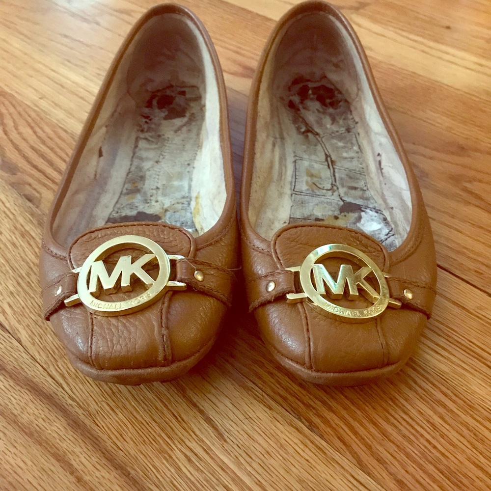 Michael Kors Flats: No Insoles thanks to Dog